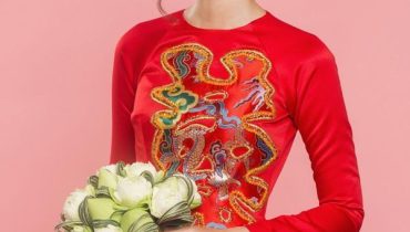 6 kiểu hoa cầm tay cô dâu mặc áo dài đỏ đẹp nhất 2022