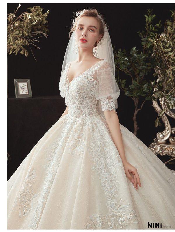 10 Mẫu váy cưới cho cô dâu vai rộng bắp tay to thô che khuyết điểm