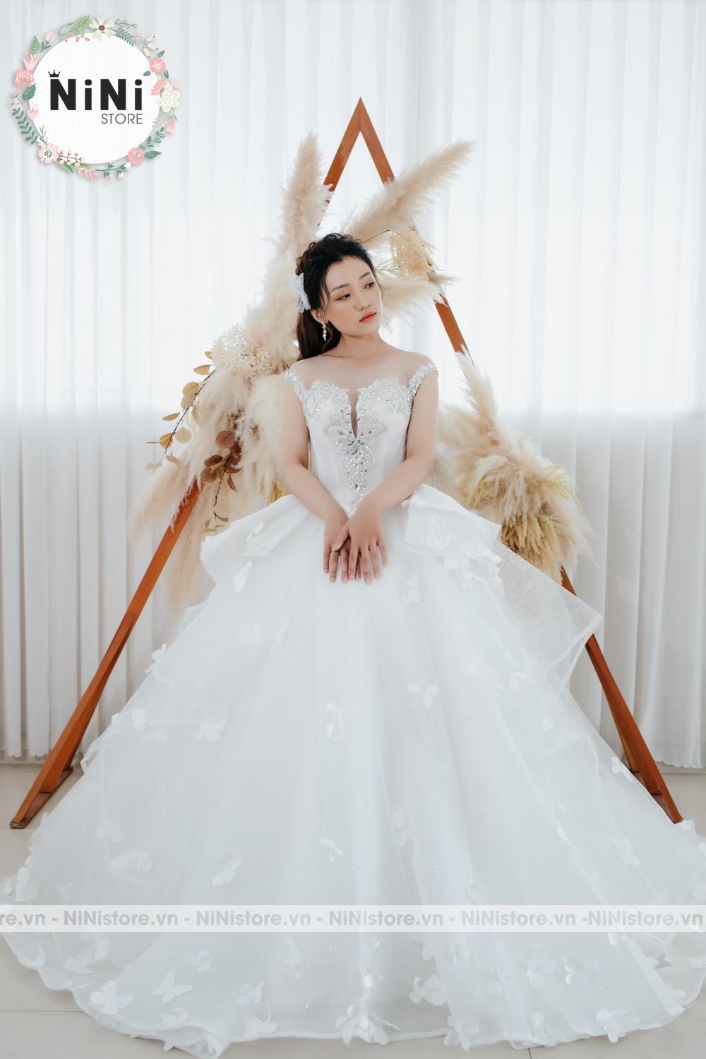 Váy cưới mây xanh của Vân Hugo - VnExpress Giải trí